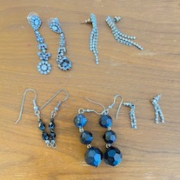 6 Necklaces, 8 Bracelets and 5 earrings, 11 pins - Picture 5 of 5